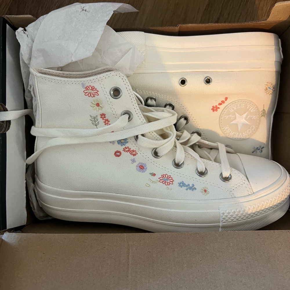 Converse Chuck Taylor All Star Lift Things To Grow Egret Platform Shoes